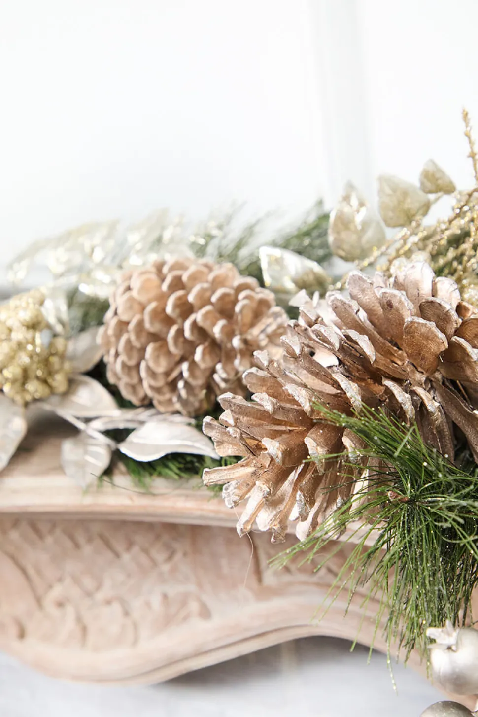 6' Berry/Pinecone/Cedar Garland - Champagne