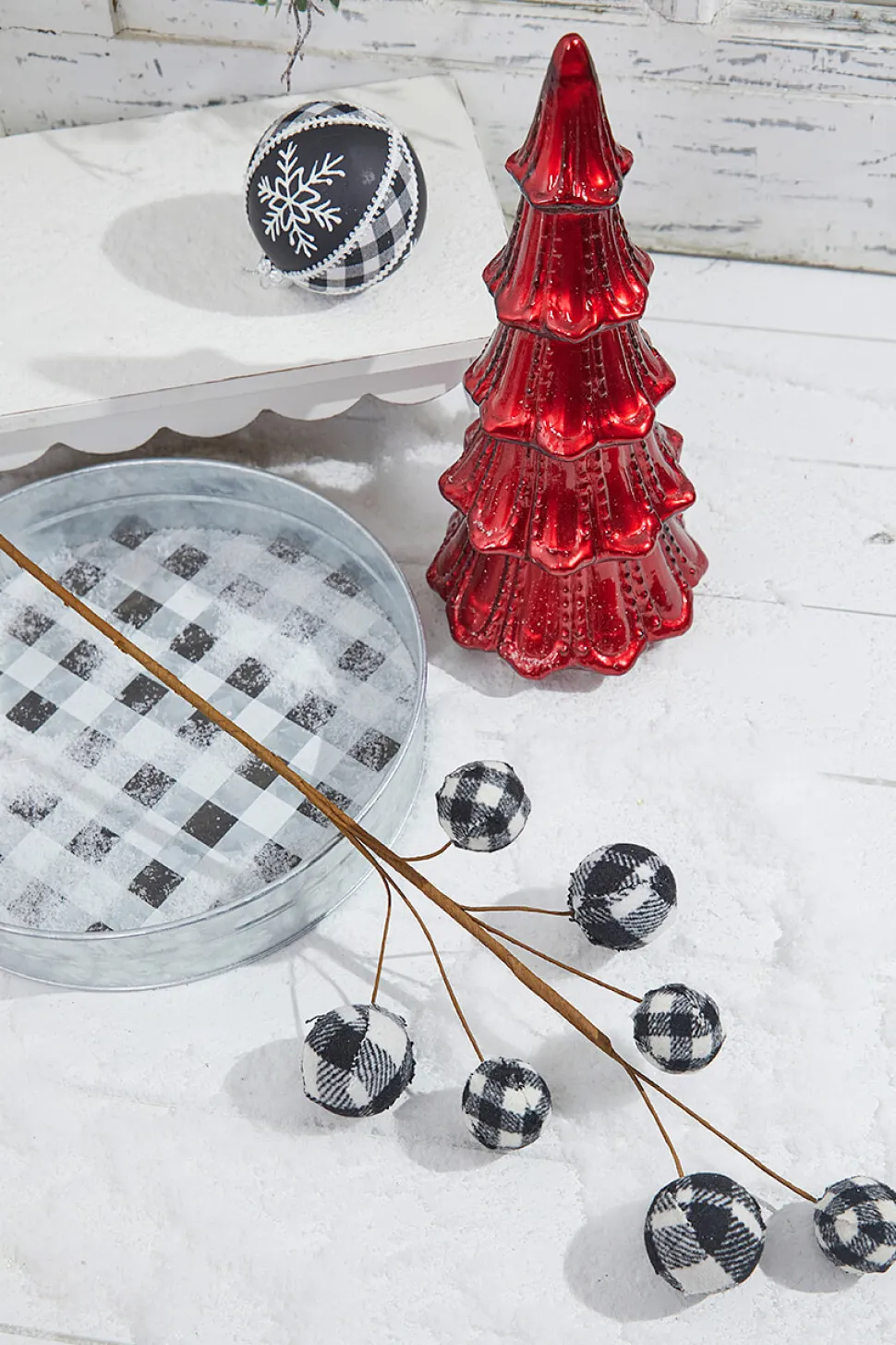 25” Black & White Buffalo Check Plaid Ball Spray