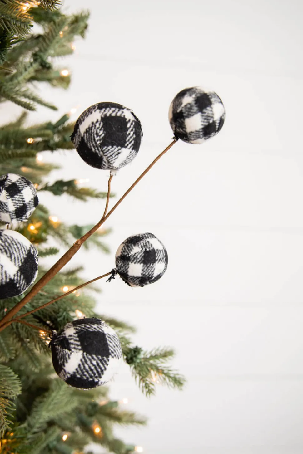 25” Black & White Buffalo Check Plaid Ball Spray