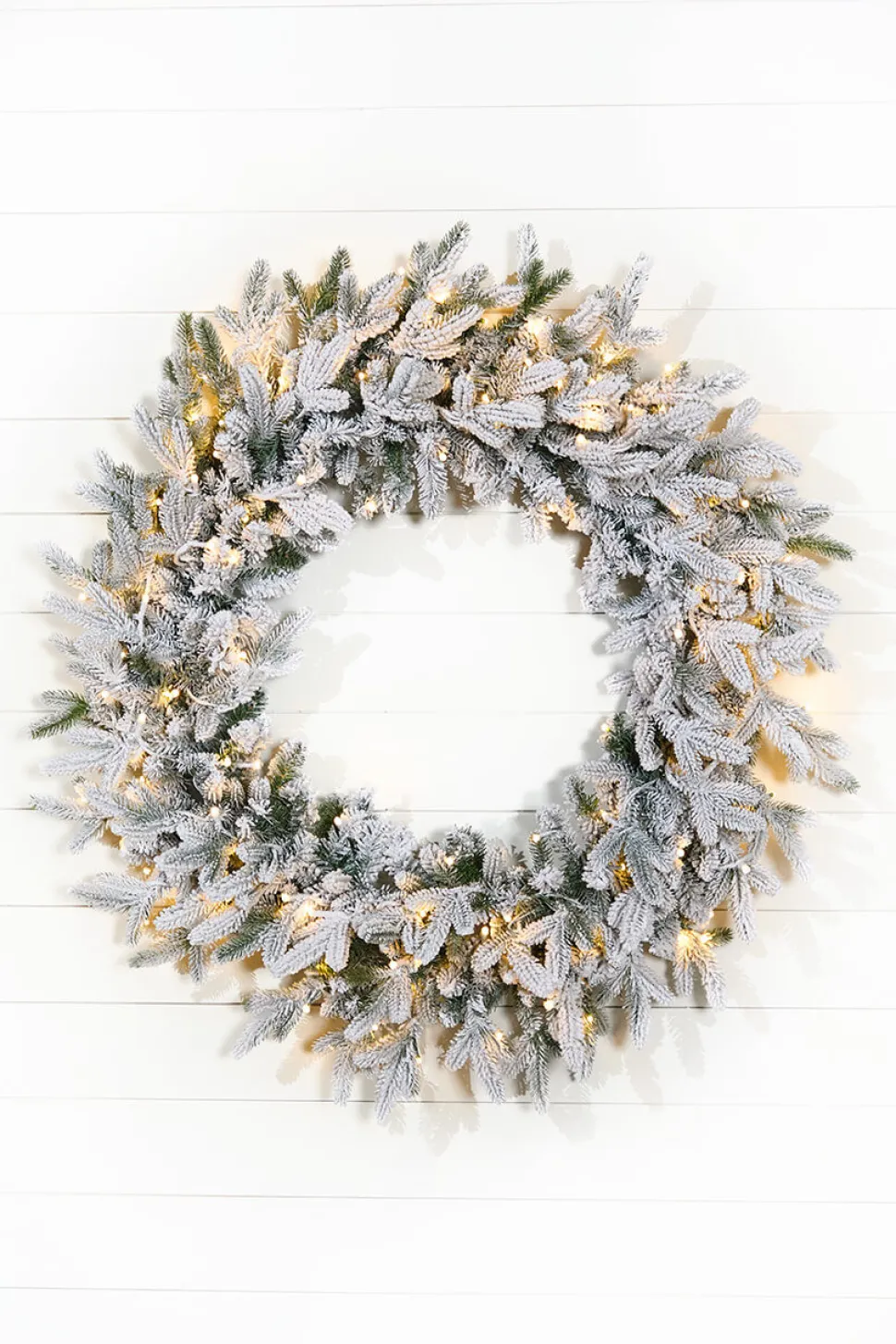 36" Deluxe Flocked Wreath With Warm White LED Lights