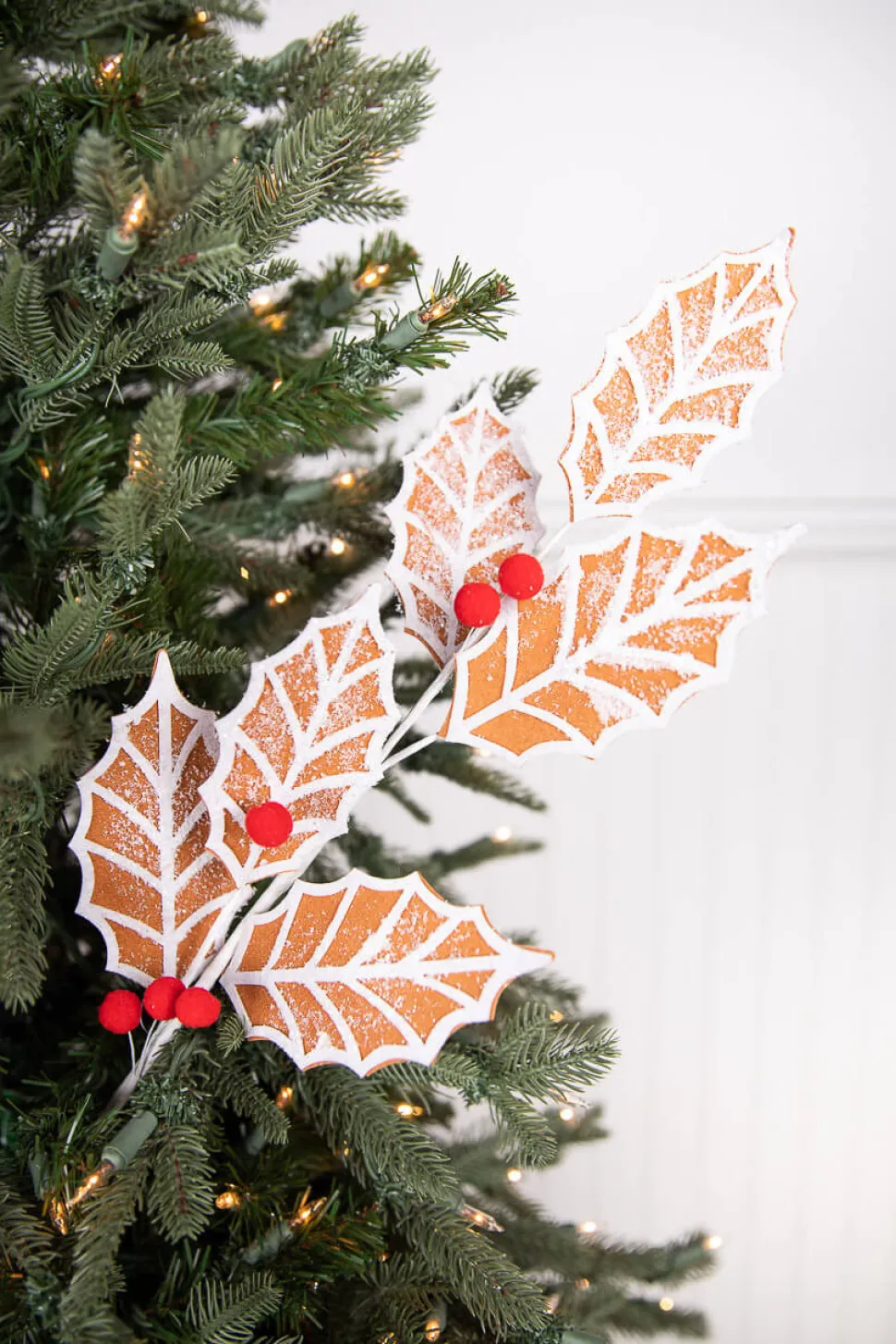 24” Gingerbread Leaf Stem with Red Berries