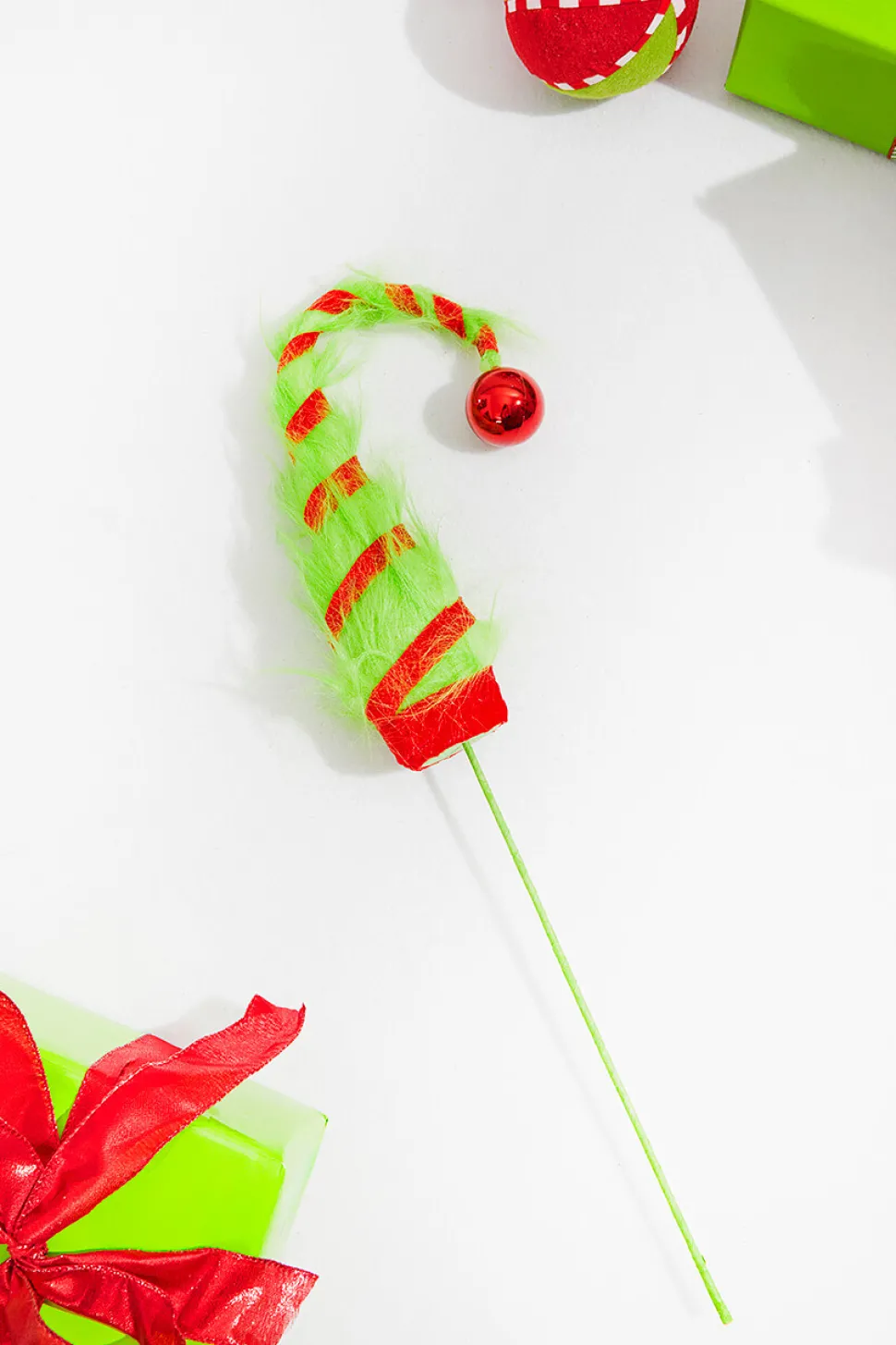 33” Green Monster Hat Spray