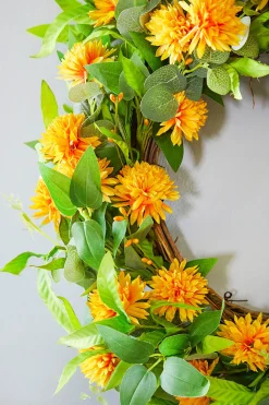 24" Mix Foliage Yellow Flower Wreath