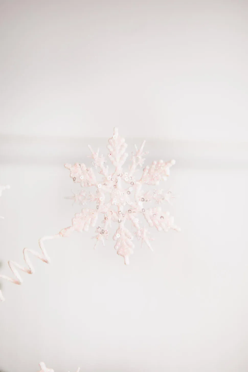 25” Pink Curly Snowflake Stem