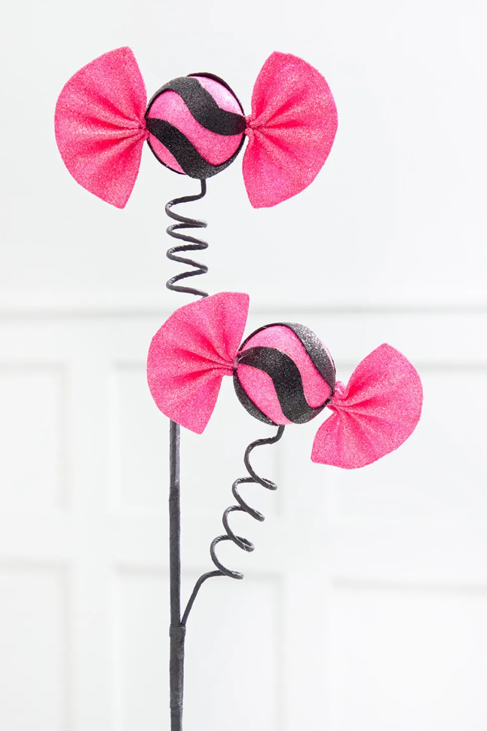 23" Pink Glitter Halloween Candy Spray