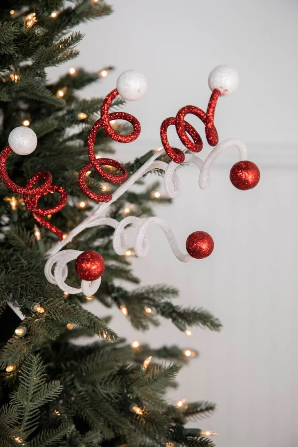 23” Red & White Glitter Curly Ball Stem