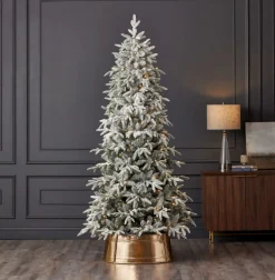 7.5' Shadow Woods Flocked Spruce Tree with 400 Warm White LED Lights