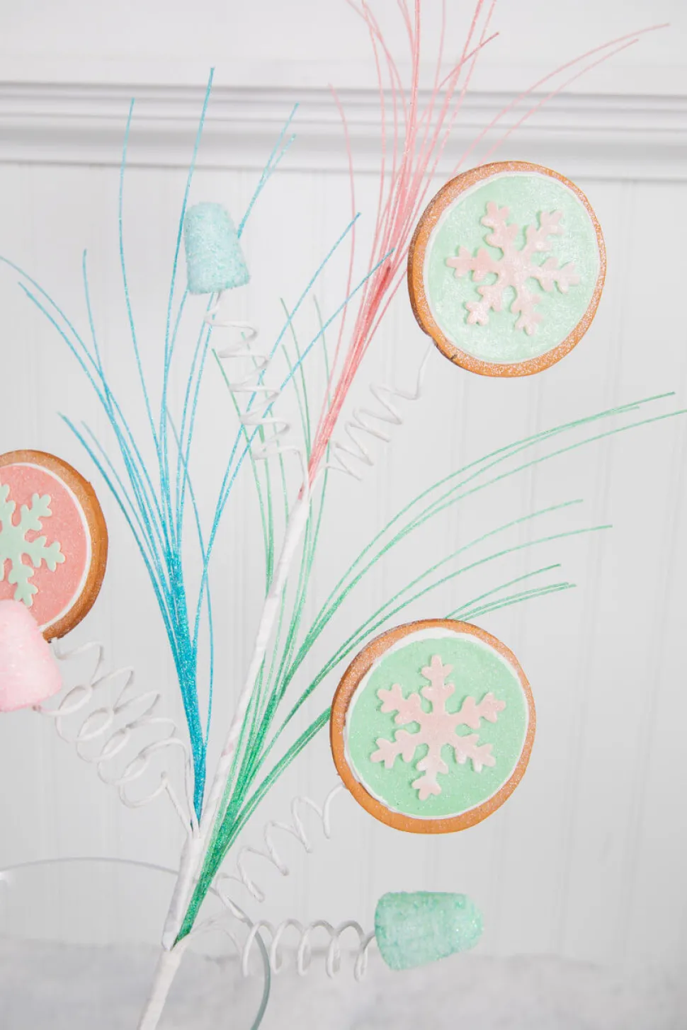 30” Snowflake Cookie Gumdrop Spray